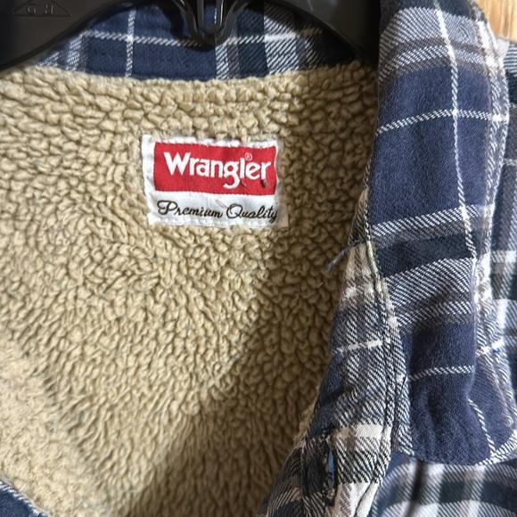Wrangler Popular Blue Men’s Sherpa Lined Flannel Jacket - Picture 3 of 5